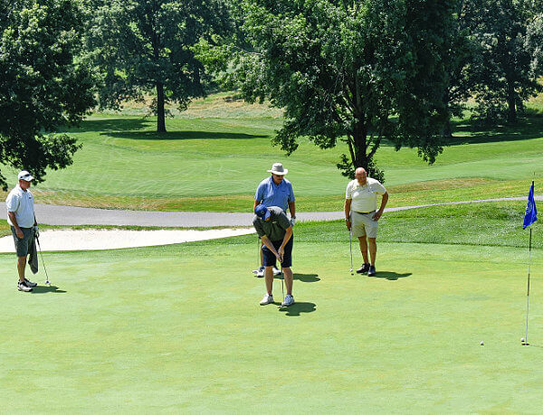 Shannon Construction team on the golf course for the Magee-Womens Research Institute & Foundation Pars for Postpartum event