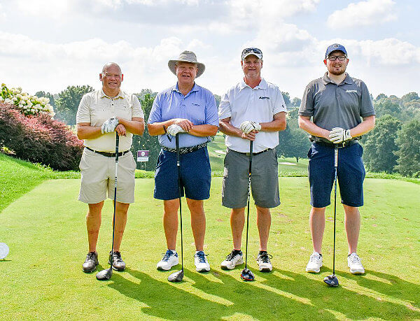 Shannon Construction team on the golf course for the Magee-Womens Research Institute & Foundation Pars for Postpartum event